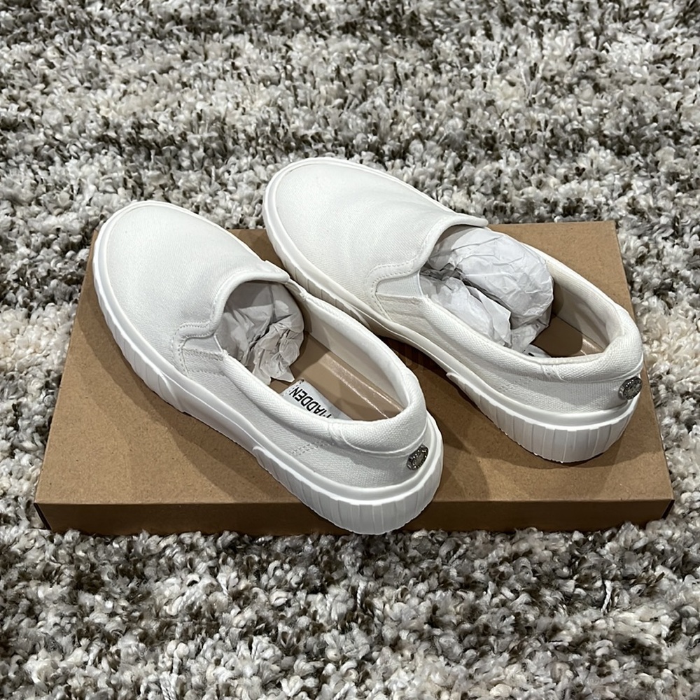 👟 Shoes, Sneakers, White, Slip On, Canvas, Steve Madden, Designer